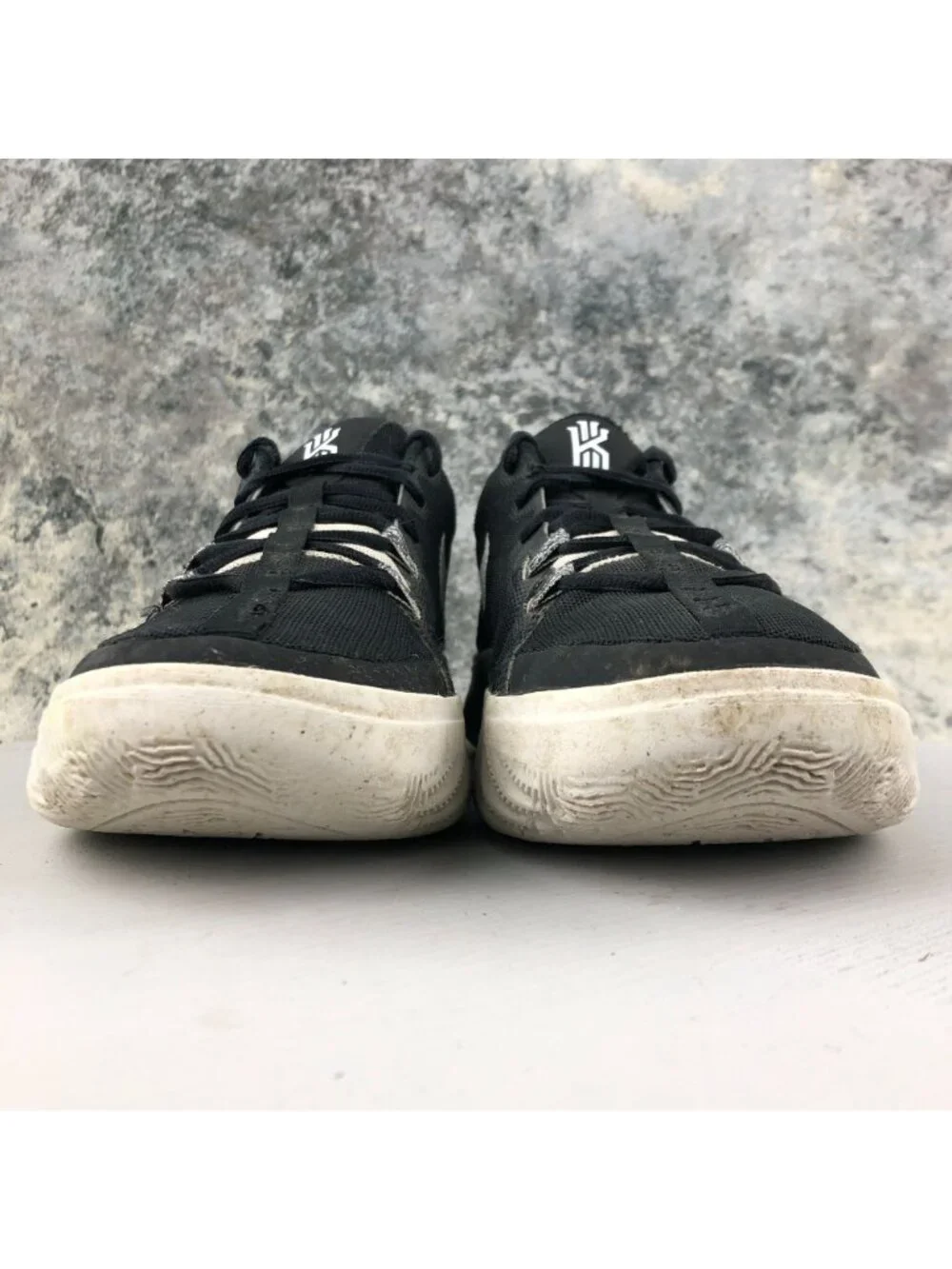 Nike Boys Size 6Y Kyrie Irving Flytrap 6 Black White Basketball Shoes DQ8094-009